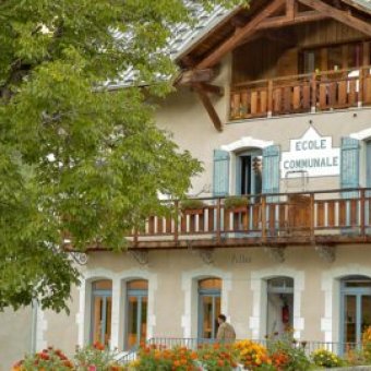 Photographie de l'extérieur de l'école