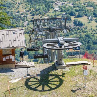 Remontée mécaniques sommet préron